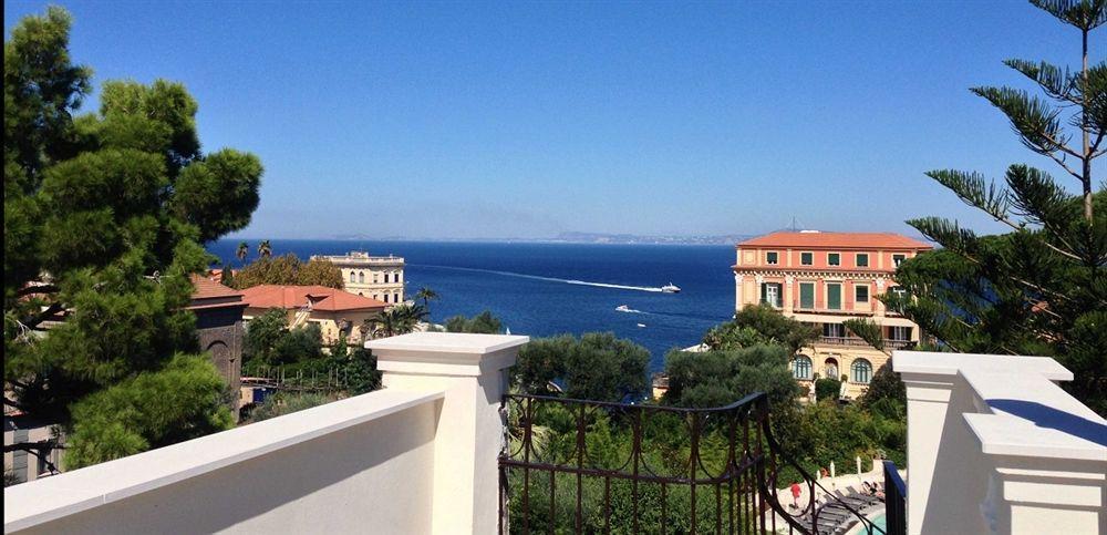 Agora Apartments Sorrento Exteriér fotografie
