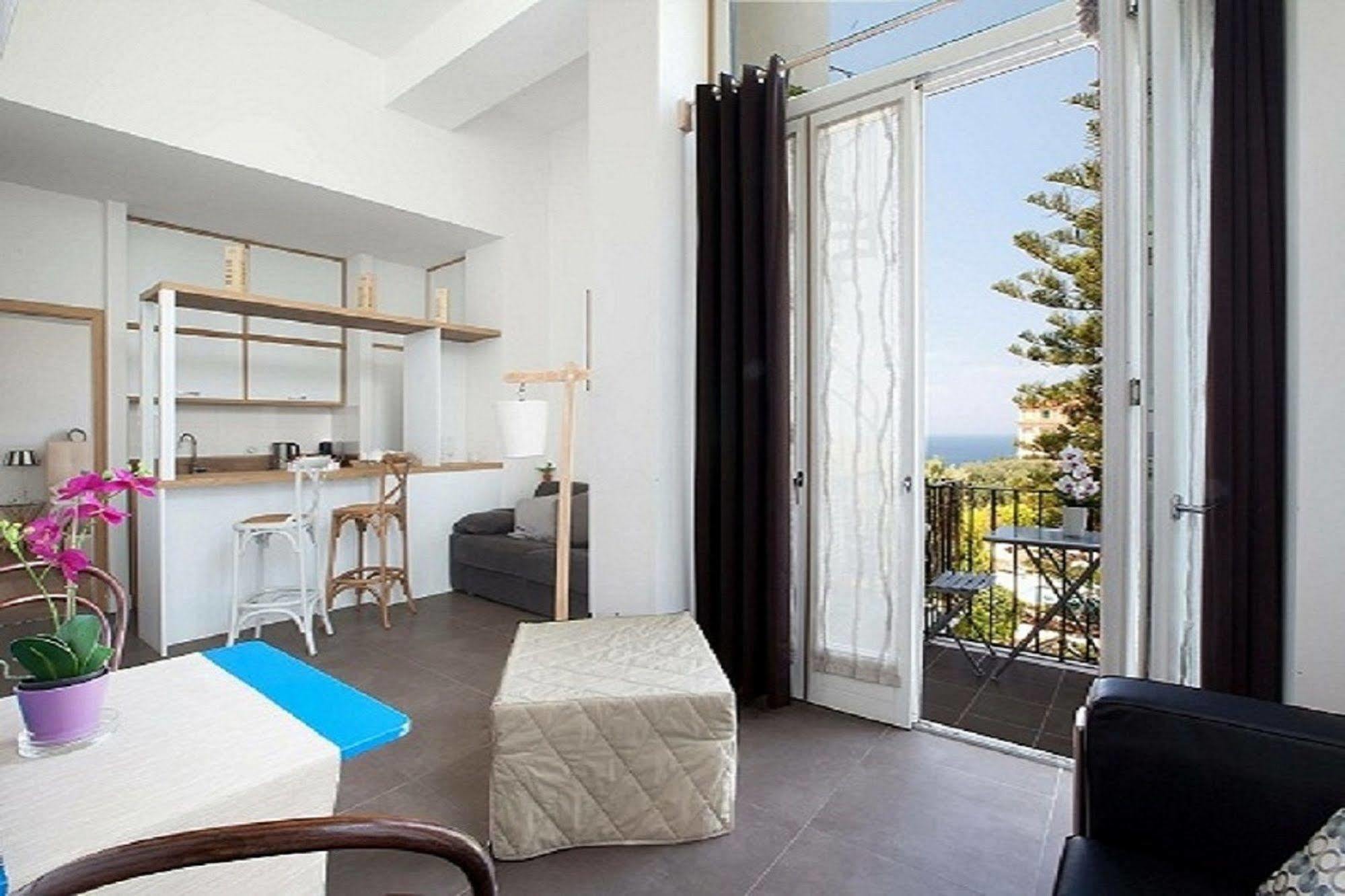 Agora Apartments Sorrento Exteriér fotografie