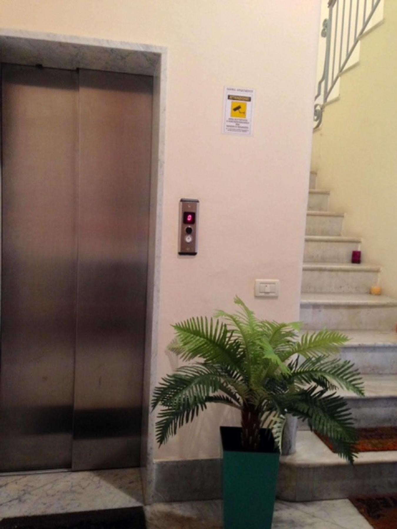Agora Apartments Sorrento Exteriér fotografie
