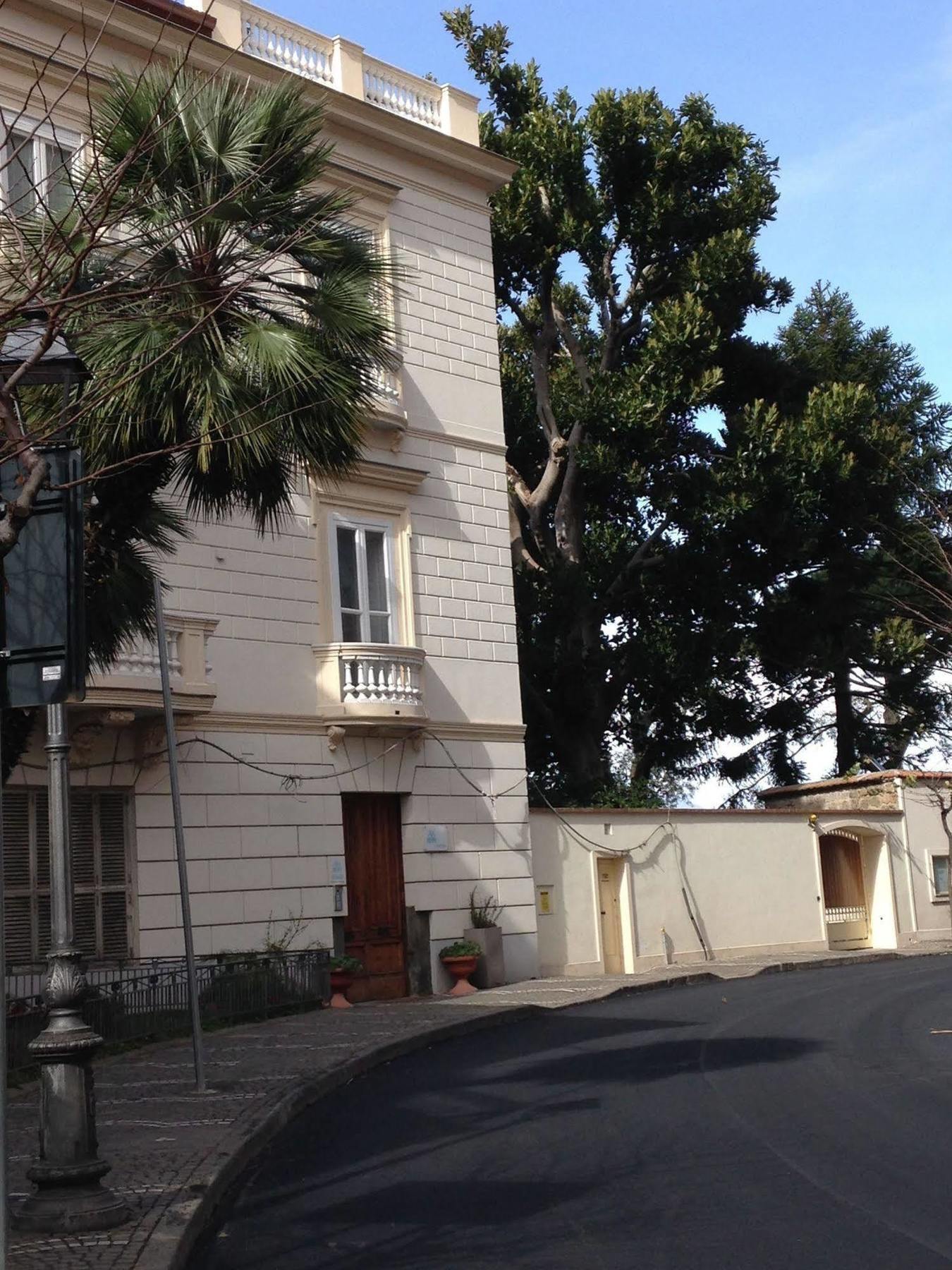 Agora Apartments Sorrento Exteriér fotografie