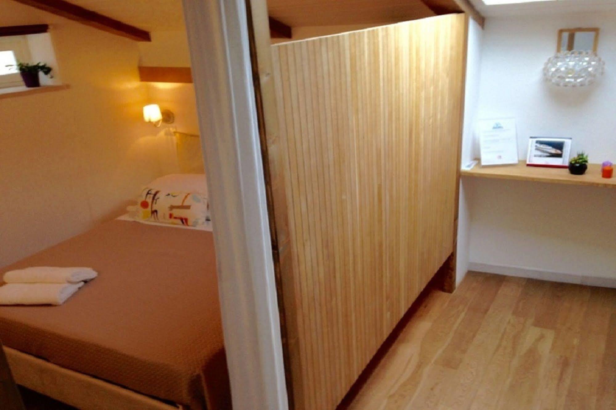 Agora Apartments Sorrento Exteriér fotografie